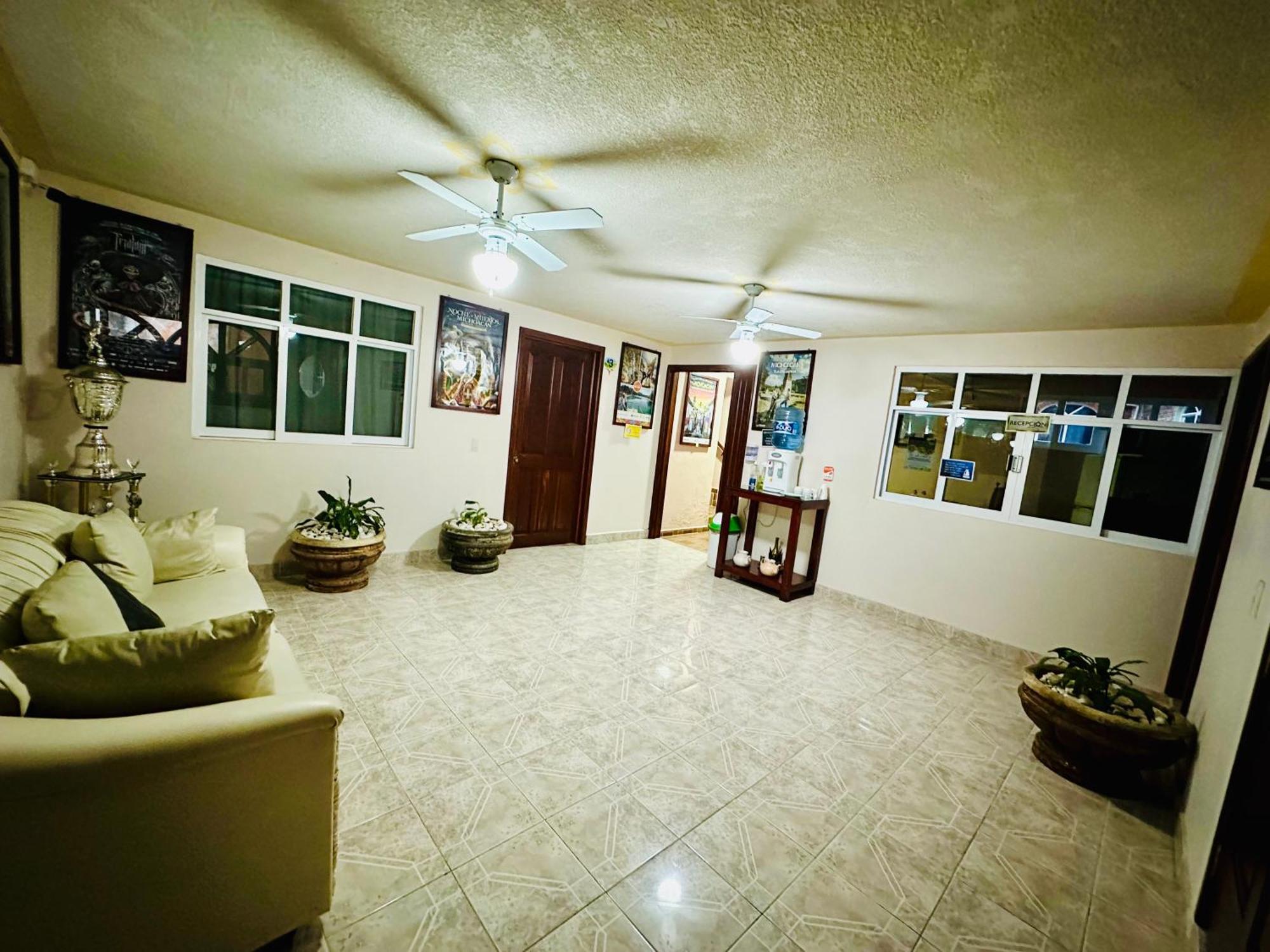 Hotel Monarca Tlalpujahua ภายนอก รูปภาพ